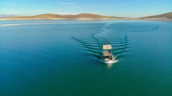 Koronavirüsten kaçtı, balıkçı oldu