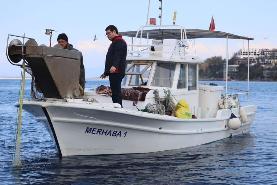 Depremzedeler için Bodrum'da Rekor Balık Mezatı