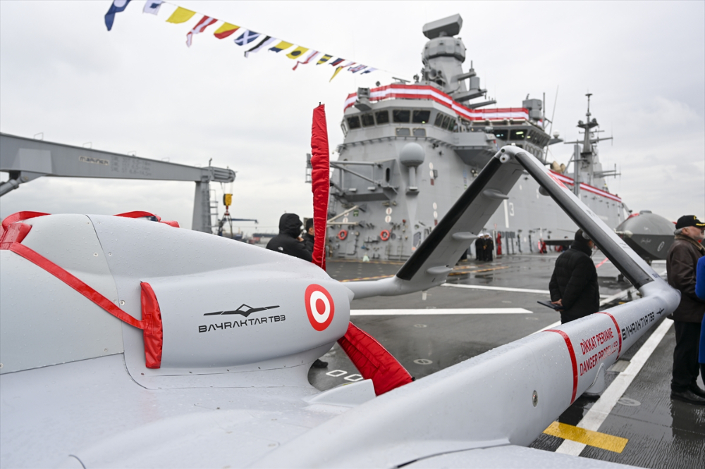 Dünyanın ilk SİHA gemisi TCG Anadolu hizmete girdi