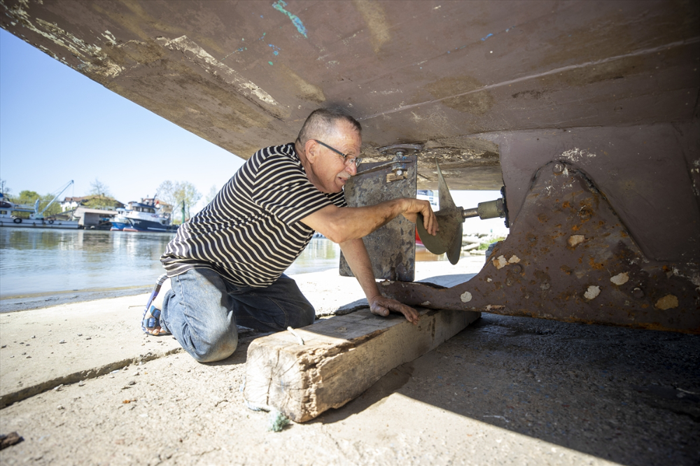 Sakarya, Zonguldak ve Kocaeli'de balıkçılar, av yasağının başlamasıyla limanlara demirledi