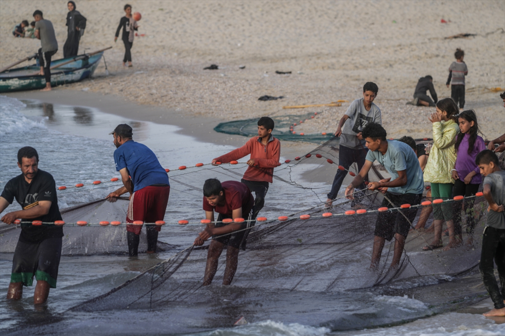 İsrail saldırıları altındaki Gazze'de balıkçıların günlük yaşamı