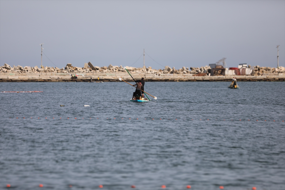 Filistinli balıkçılar, ölümü göze alarak avlanmaya devam ediyor