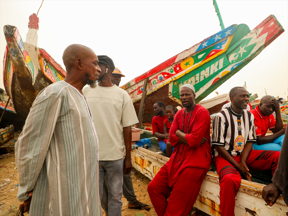 Atlantik Okyanusu kıyısındaki balıkçıların av mesaisi