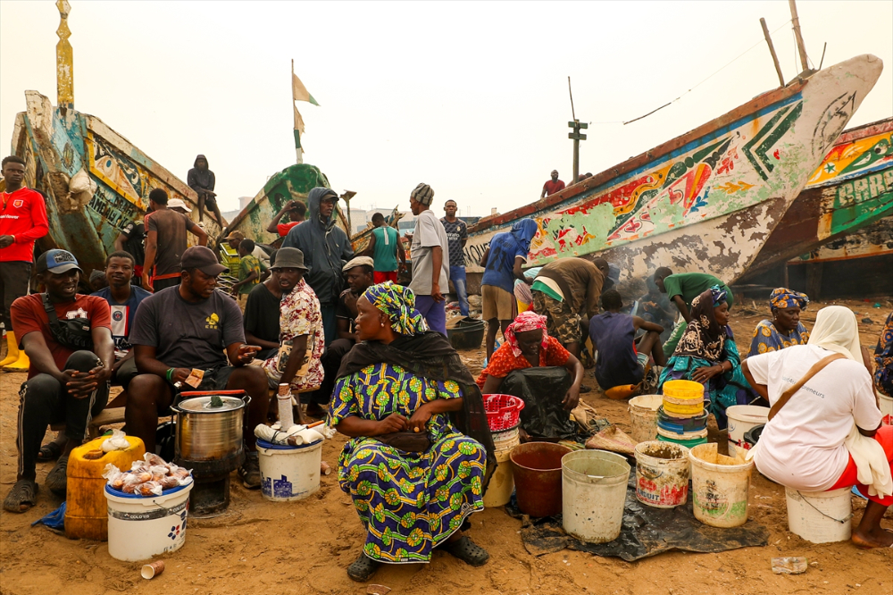 Atlantik Okyanusu kıyısındaki balıkçıların av mesaisi