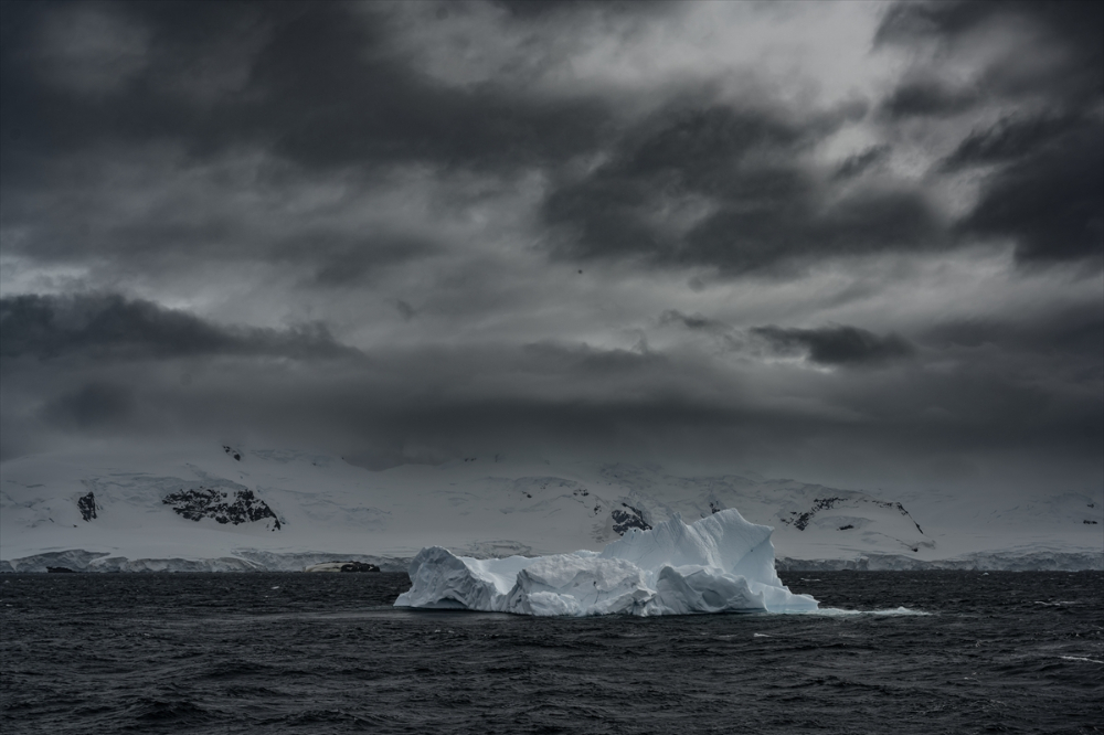 Antarktika Erimeye Devam Ediyor