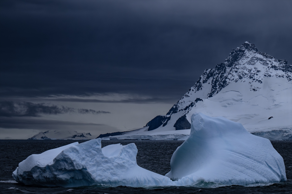 Antarktika Erimeye Devam Ediyor