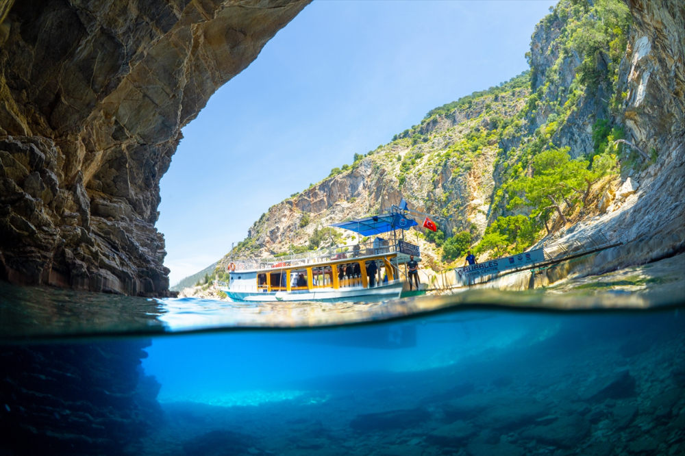 Dört mevsim dalış imkanı sunan Fethiye'nin su altı güzellikleri