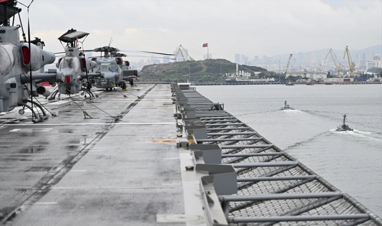 Dünyanın ilk SİHA gemisi TCG Anadolu hizmete girdi
