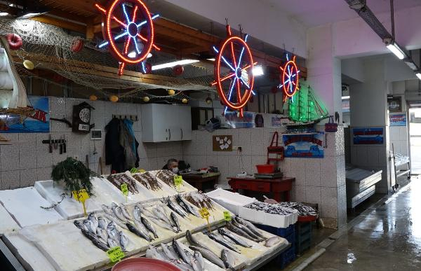 Trabzon’da kısıtlamada balığa ilgi