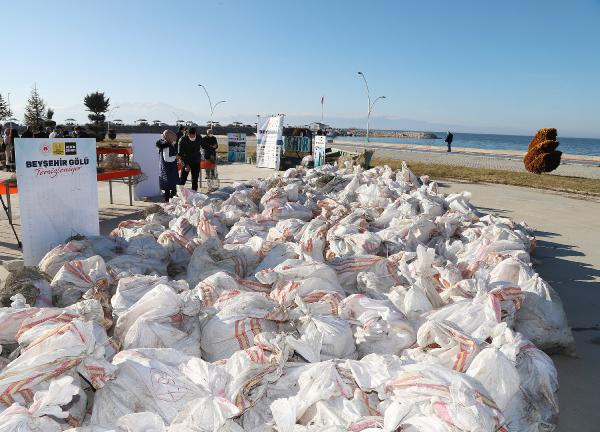 Beyşehir Gölü'nden 470 hayalet ağ çıkarıldı