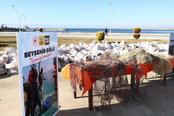Beyşehir Gölü'nden 470 hayalet ağ çıkarıldı