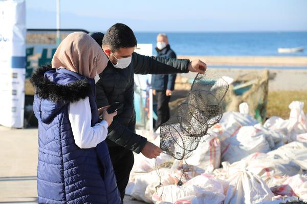 Beyşehir Gölü'nden 470 hayalet ağ çıkarıldı