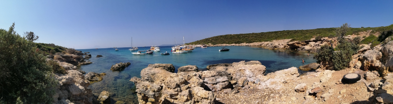 Sığacık’ta 3 koydan 1 kamyon çöp toplandı