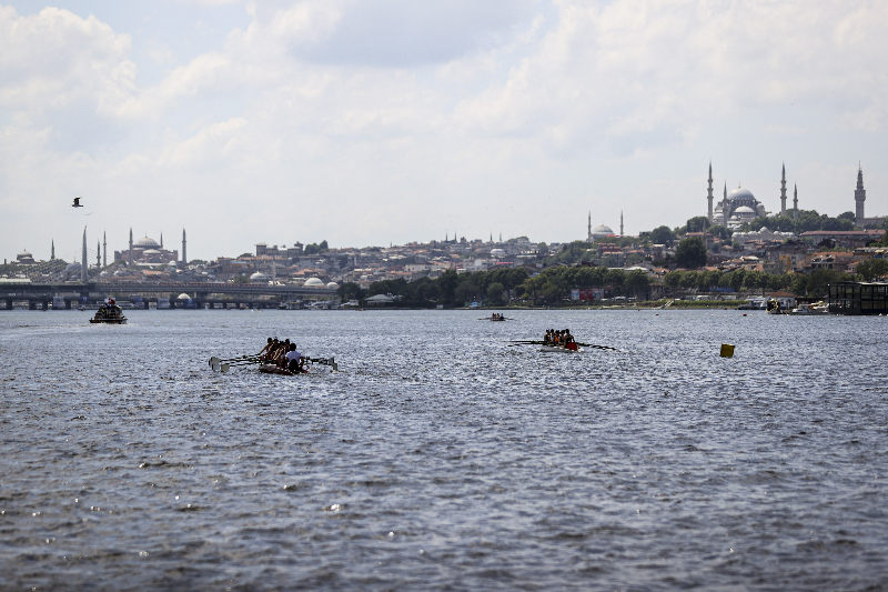 Haliç, uluslararası kürek yarışlarına ev sahipliği yaptı