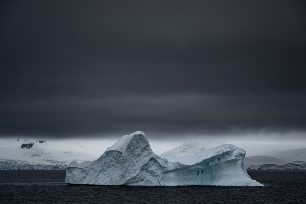 "Buzlar kıtası" Antarktika, bu yıl rekor seviyede erimeye devam ediyor