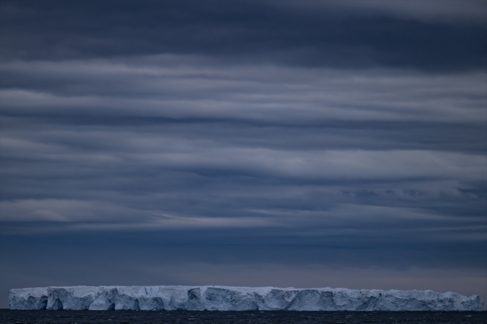 "Buzlar kıtası" Antarktika, bu yıl rekor seviyede erimeye devam ediyor