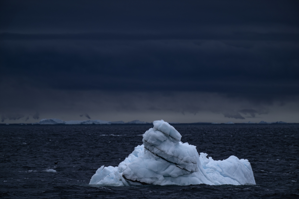 "Buzlar kıtası" Antarktika, bu yıl rekor seviyede erimeye devam ediyor