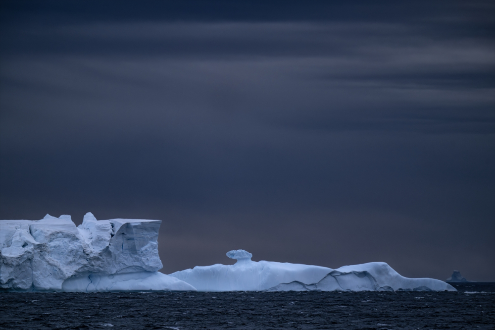 "Buzlar kıtası" Antarktika, bu yıl rekor seviyede erimeye devam ediyor