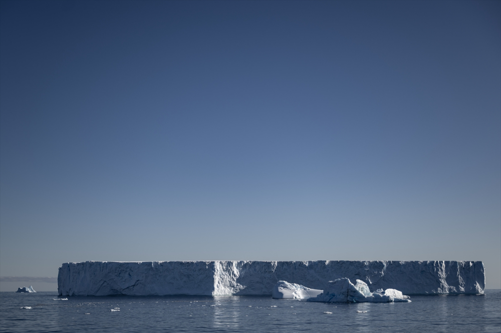 "Buzlar kıtası" Antarktika, bu yıl rekor seviyede erimeye devam ediyor