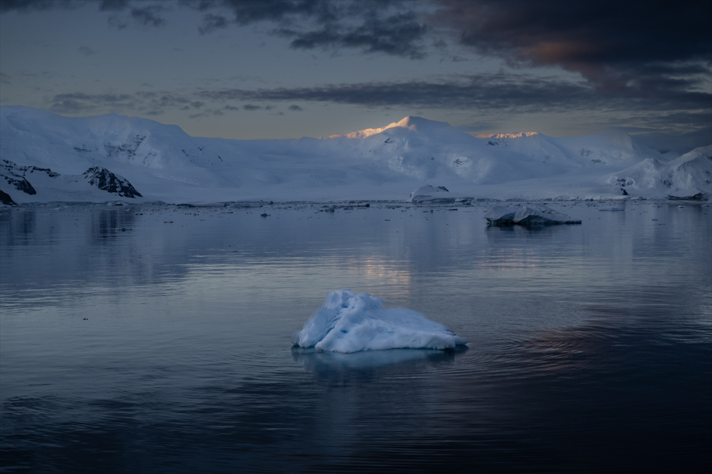 "Buzlar kıtası" Antarktika, bu yıl rekor seviyede erimeye devam ediyor
