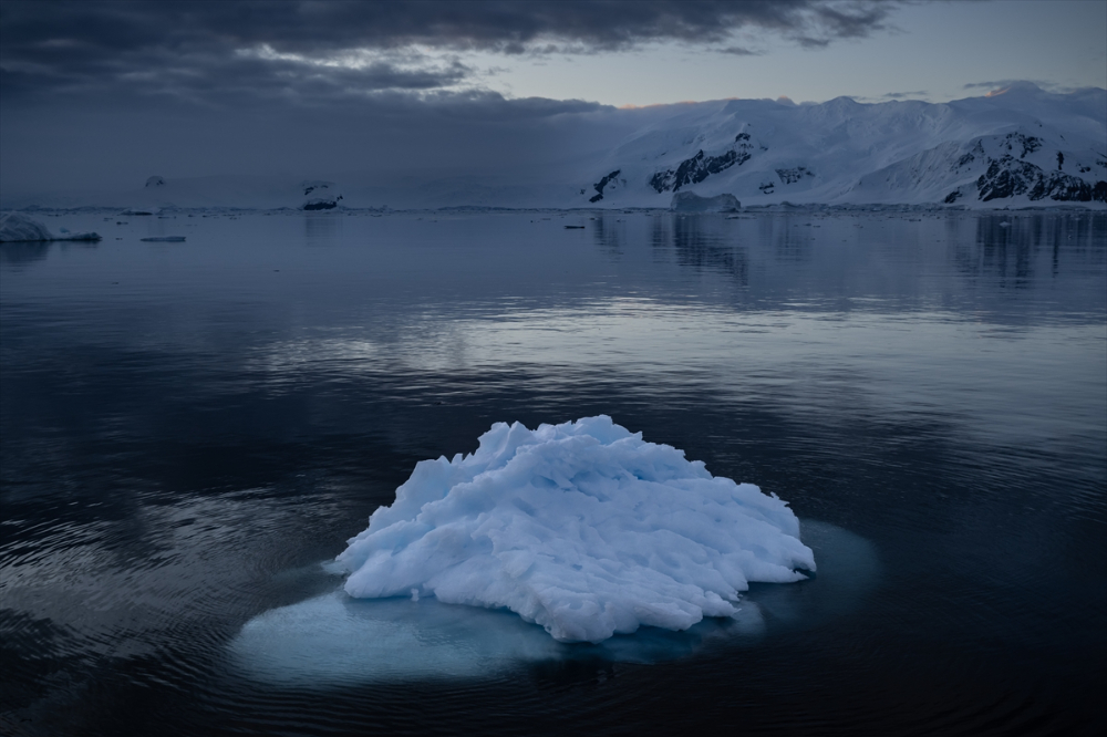 "Buzlar kıtası" Antarktika, bu yıl rekor seviyede erimeye devam ediyor