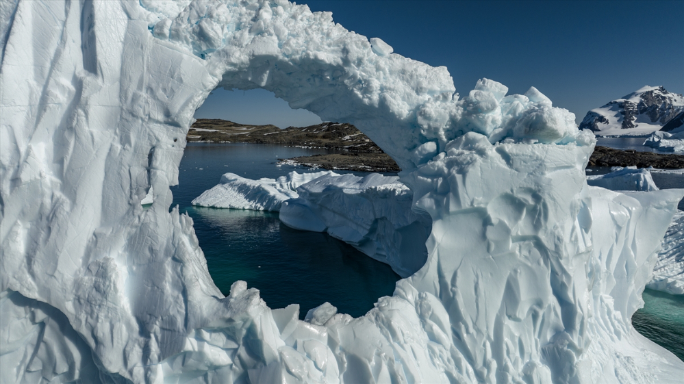 "Buzlar kıtası" Antarktika, bu yıl rekor seviyede erimeye devam ediyor