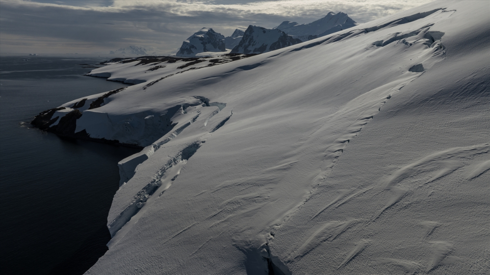 "Buzlar kıtası" Antarktika, bu yıl rekor seviyede erimeye devam ediyor