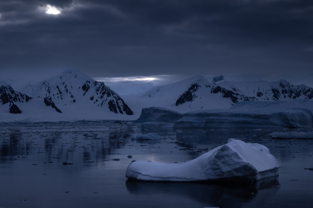 "Buzlar kıtası" Antarktika, bu yıl rekor seviyede erimeye devam ediyor
