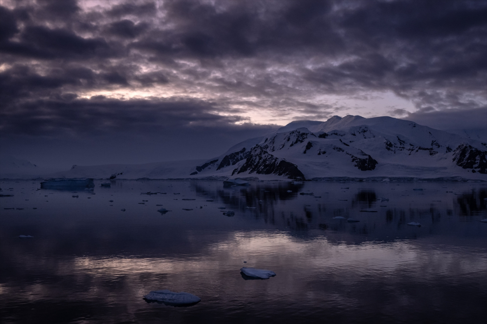 "Buzlar kıtası" Antarktika, bu yıl rekor seviyede erimeye devam ediyor