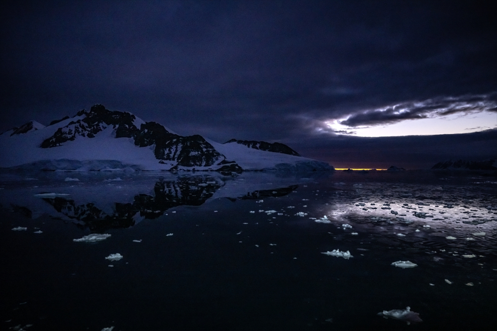 "Buzlar kıtası" Antarktika, bu yıl rekor seviyede erimeye devam ediyor