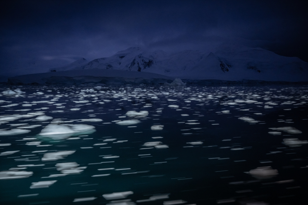 "Buzlar kıtası" Antarktika, bu yıl rekor seviyede erimeye devam ediyor