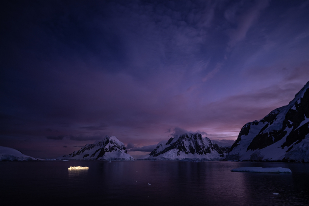 "Buzlar kıtası" Antarktika, bu yıl rekor seviyede erimeye devam ediyor