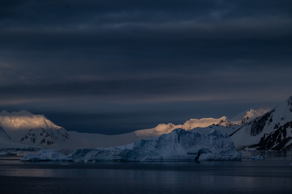 "Buzlar kıtası" Antarktika, bu yıl rekor seviyede erimeye devam ediyor