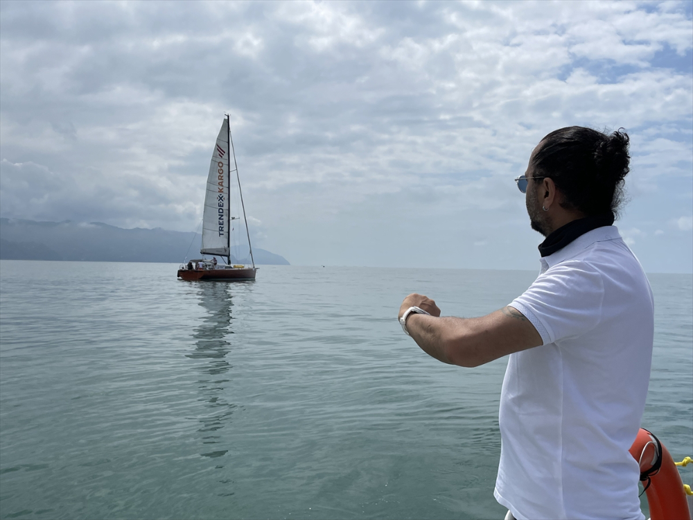 Atilla Gökova ve ekibi "Yelkenliyle Türkiye Turu Rekoru" için denize açıldı