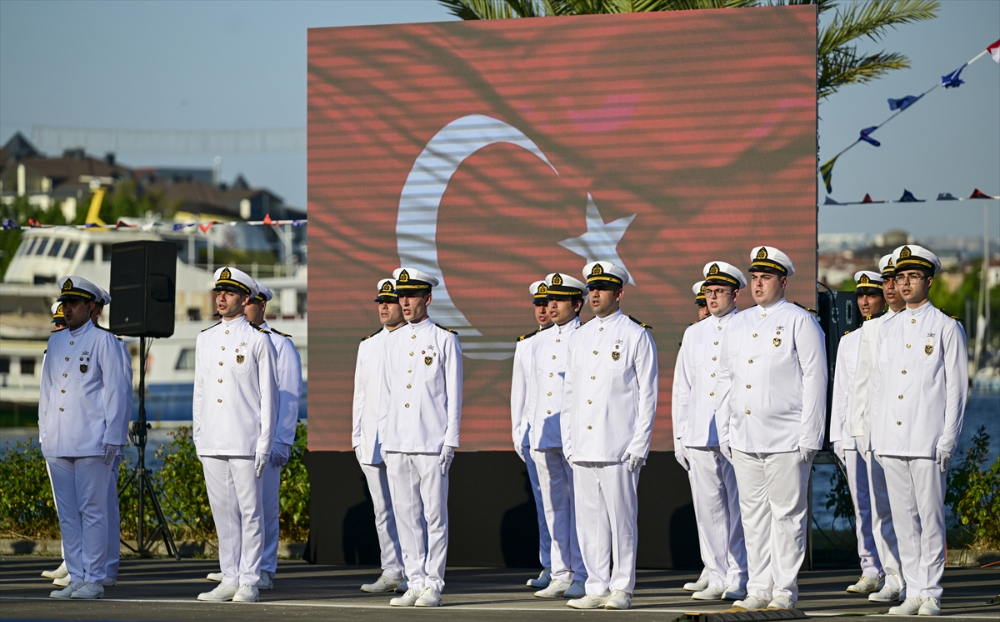 İTÜ Denizcilik Fakültesi mezunları diplomalarını törenle aldı