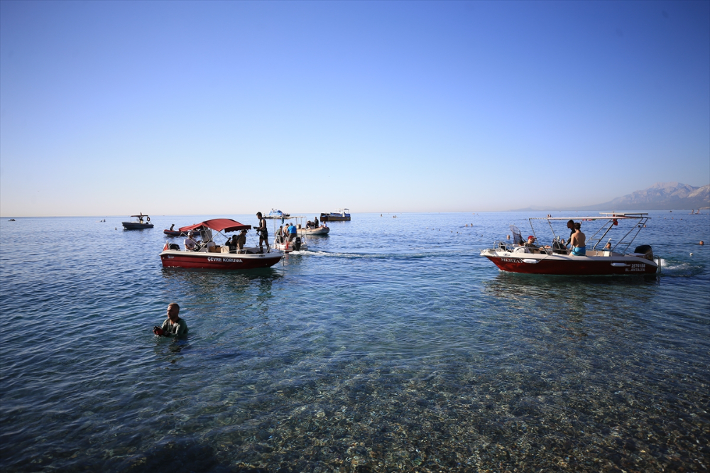Antalya'da "Aslan Balığı Avlama Yarışması" düzenlendi