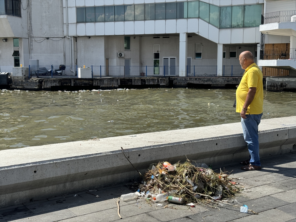 İzmir Körfezi'nde bu kez de atık kirliliği gözleniyor