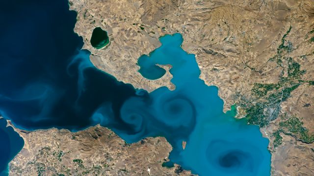 Astronotların uzaydan çektiği Van Gölü fotoğrafı finalde