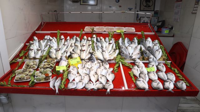 Çanakkale'de etkili olan fırtına balık fiyatlarına olumsuz yansıdı