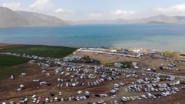 Ağrı'da "Geleneksel Balık Gölü Festivali" yapıldı
