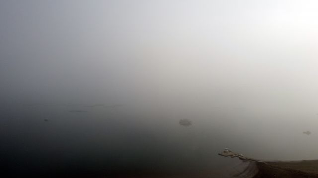 Almus Baraj Gölü'nü sis kapladı