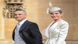 Ünlü şarkıcı Robbie Williams, balık nedeniyle zehirlendi