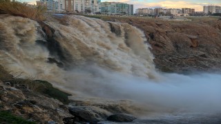 Düden Şelalesi çamurlu aktı