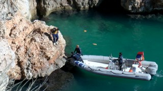 Balık tutarken yakalanan kurye ceza yiyeceğini düşünüp gözyaşı döktü  