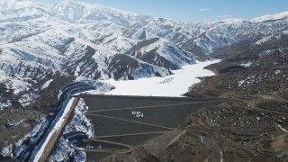 Göyne Sulama Barajı soğuk havanın etkisiyle dondu