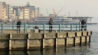 Haliç'teki olta balıkçıları: Balıklar yasağa uydu, biz uymadık