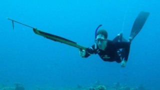 Mersin'de su altı tüfeğiyle balık avlayan kişiye 545 lira ceza verildi