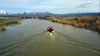 Van Gölü'nde, yasağın ilk gününde, 3 ton inci kefali ele geçirdi