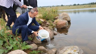 Bolu'da göl ve göletleri balıklandırma çalışması yapıldı