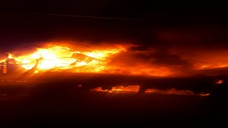 Gemi yapım atölyesinde çıkan yangında 5 tekne zarar gördü